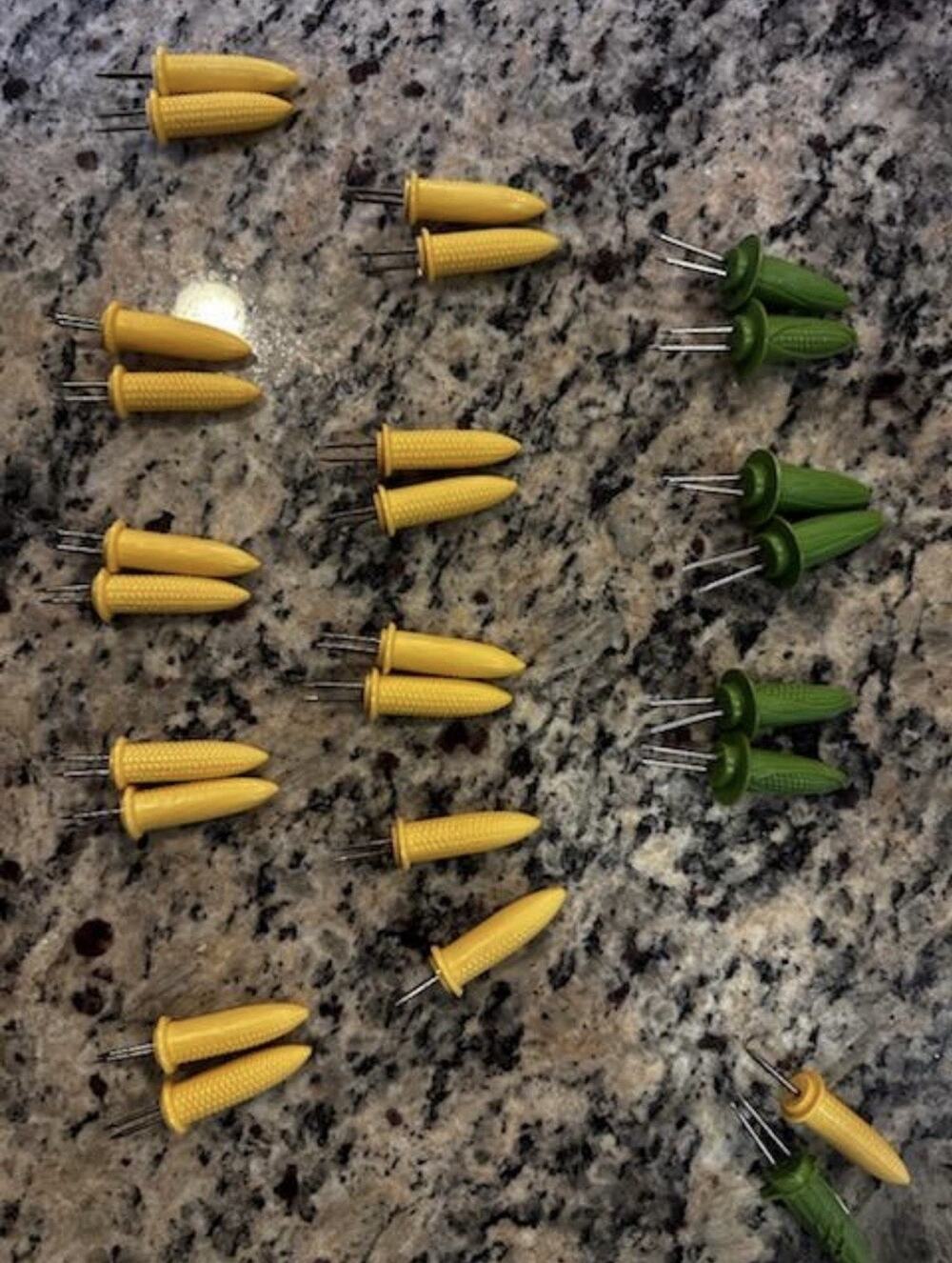 Vintage Plastic Corn on the Cob Holders 7 Green and 19 Yellow 26 Total